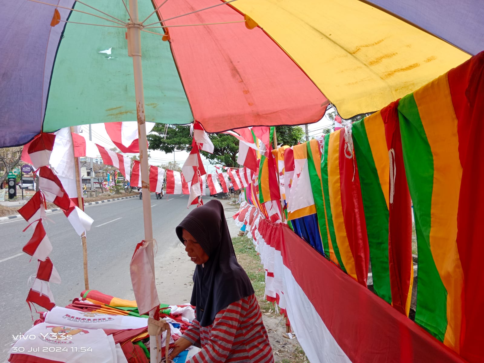 Pedagang Bendera Menjamur, Satpol PP Pekanbaru Minta Perhatikan Estetika dan Ketertiban