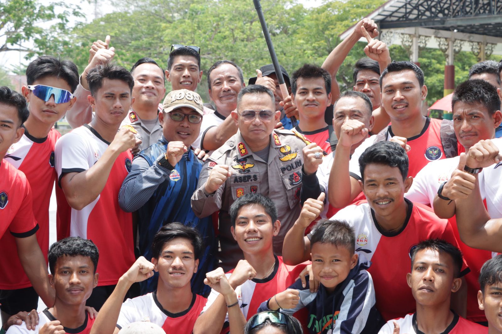 Tim Dayung Polres Siak Juara ke Lima Siak Serindit Boat Race 2024