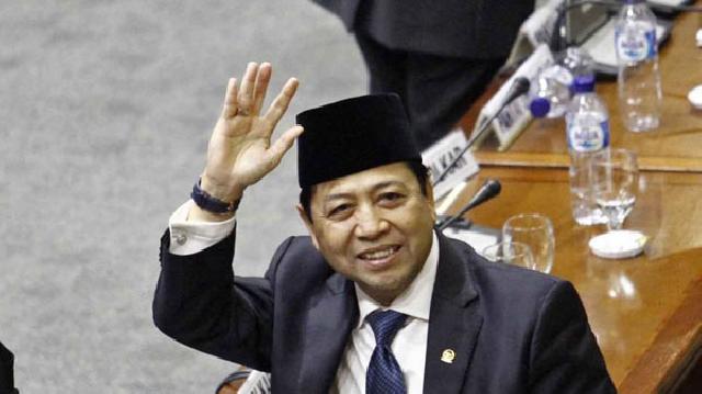 Golkar Merugi Lindungi Setnov