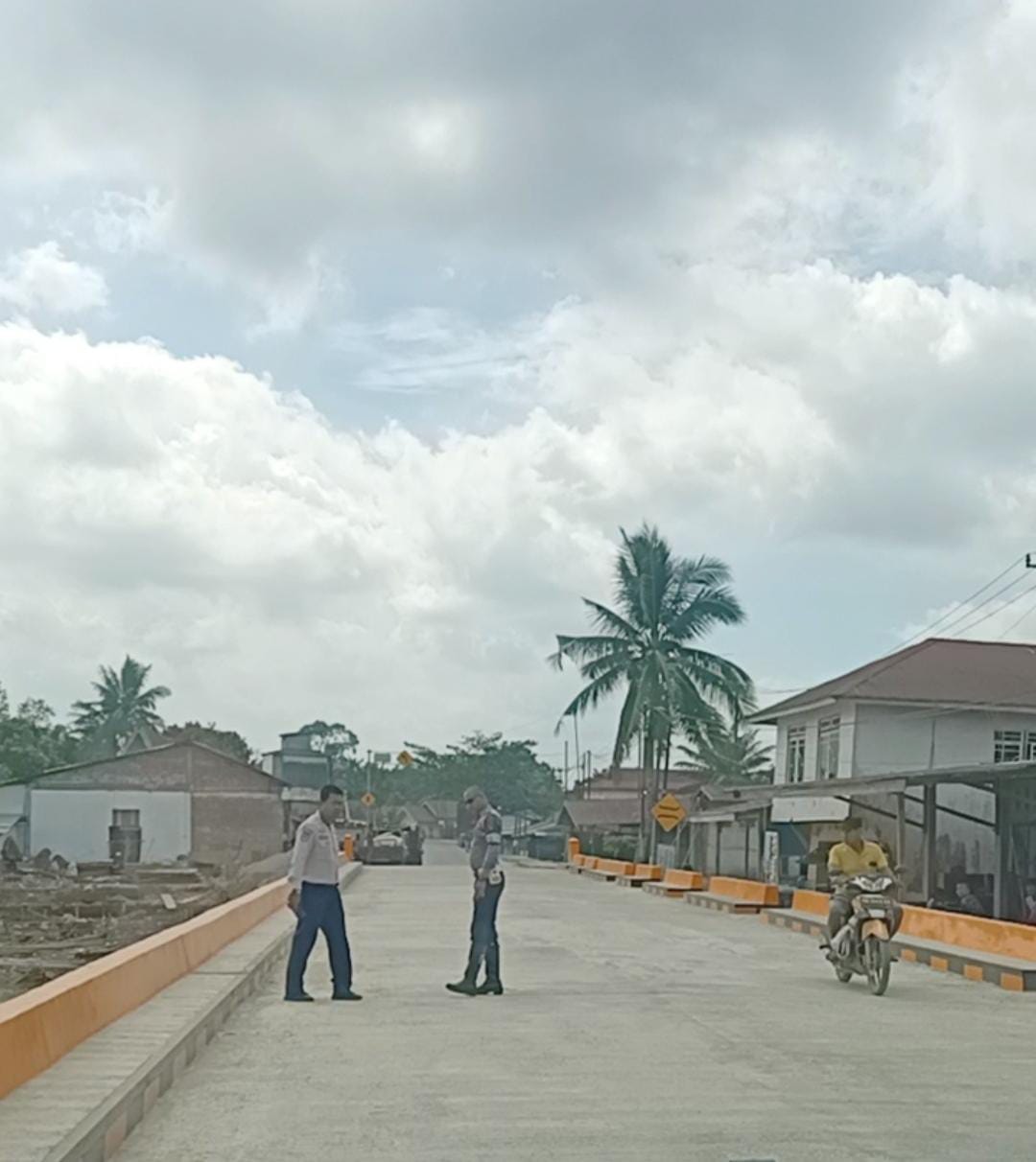 Jembatan Pekan Tua Sudah Dilewati, Pemkab Inhil Ingatkan Kendaraan Muatan Besar