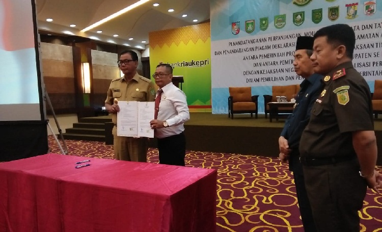 Bupati Rohil dan Kajari Teken MoU Penyelamatan Aset Daerah