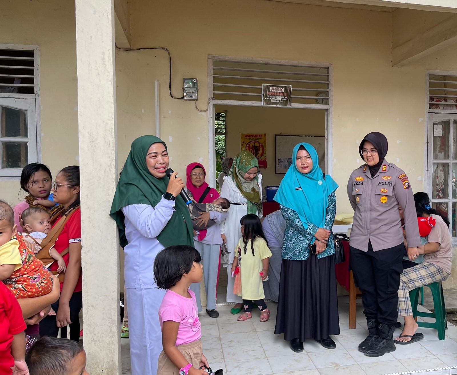 Kapolsek Pangkalan Kerinci AKP Viola Hadiri PIN Polio dan Pemberian Vitamin A di Kerinci Timur