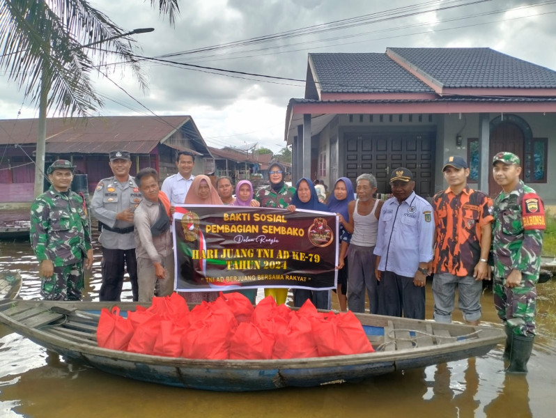 Koramil 0321-02/TP Rohil Salurkan Bantuan Kepada Korban Banjir