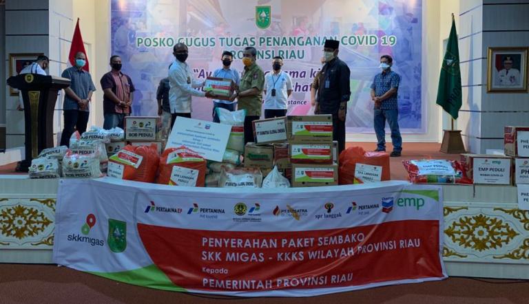 Bantu Masyarakat Terdampak Covid-19, SKK Migas - KKKS Wilayah Riau Berikan Bantuan Sembako