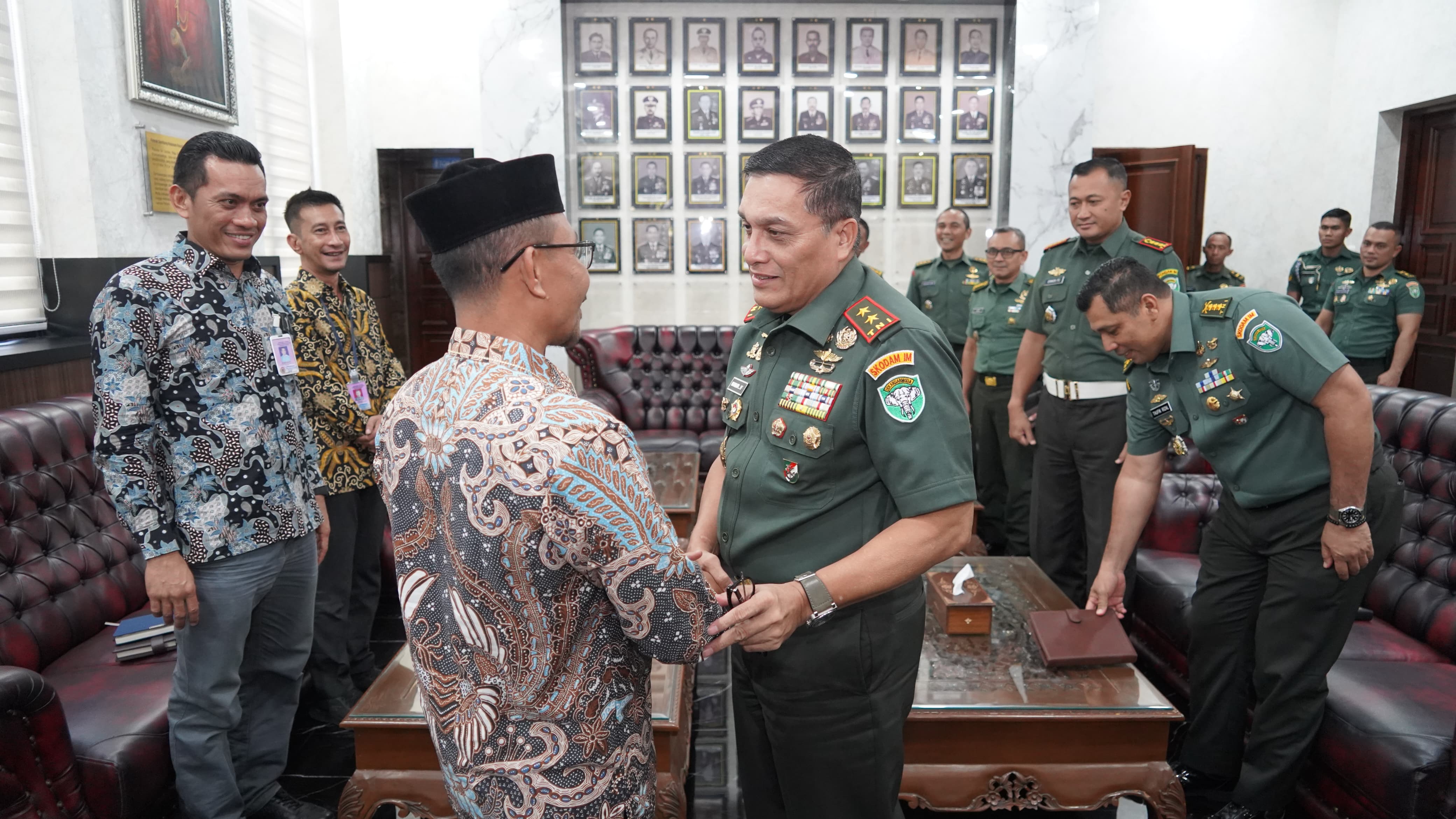Haji Uma Berkeluh ke Pangdam IM, Banyak Warga Aceh Jadi Korban TPPO