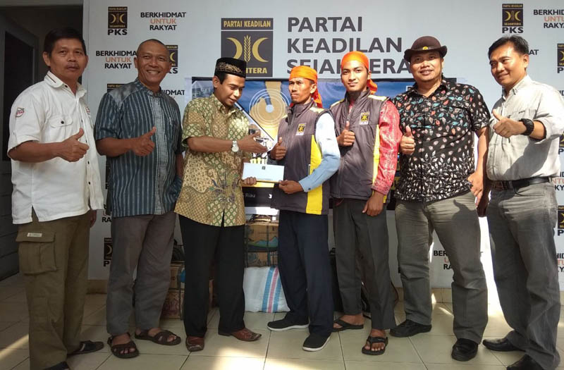 DPW PKS Riau Berangkatkan Relawan Kemanusiaan ke Palu