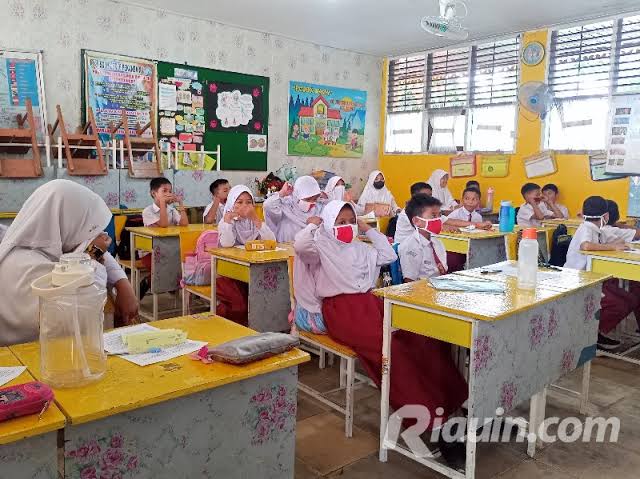 Disdik Pekanbaru Terbitkan Edaran, Guru dan Siswa Wajib Pakai Masker