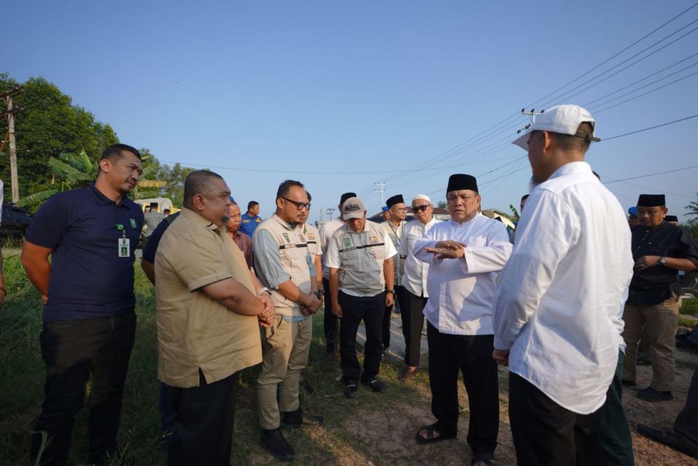 Pj Gubri SF Hariyanto Tinjau Jembatan Sungai Masjid