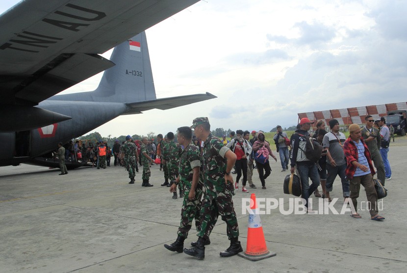 Korban Kerusuhan Wamena Dievakuasi Menggunakan 4 Pesawat Hercules 