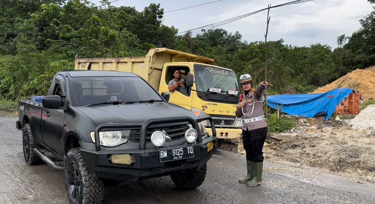 Lintas Tengah Pekanbaru-Teluk Kuantan Bisa Dilewati, Polres Kampar Urai Penumpukan Kendaraan