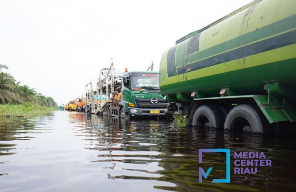 Sudah Bisa Dilalui, Jalur Lintas Timur Pelalawan Buka Tutup