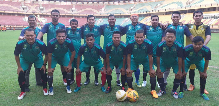 Matangkan Persiapan Jelang Porwanas, Tim Sepakbola dan Futsal PWI Riau Tryout ke Malaysia