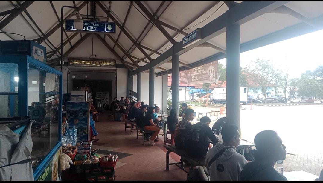 Ribuan Penumpang Tiba di Terminal BRPS