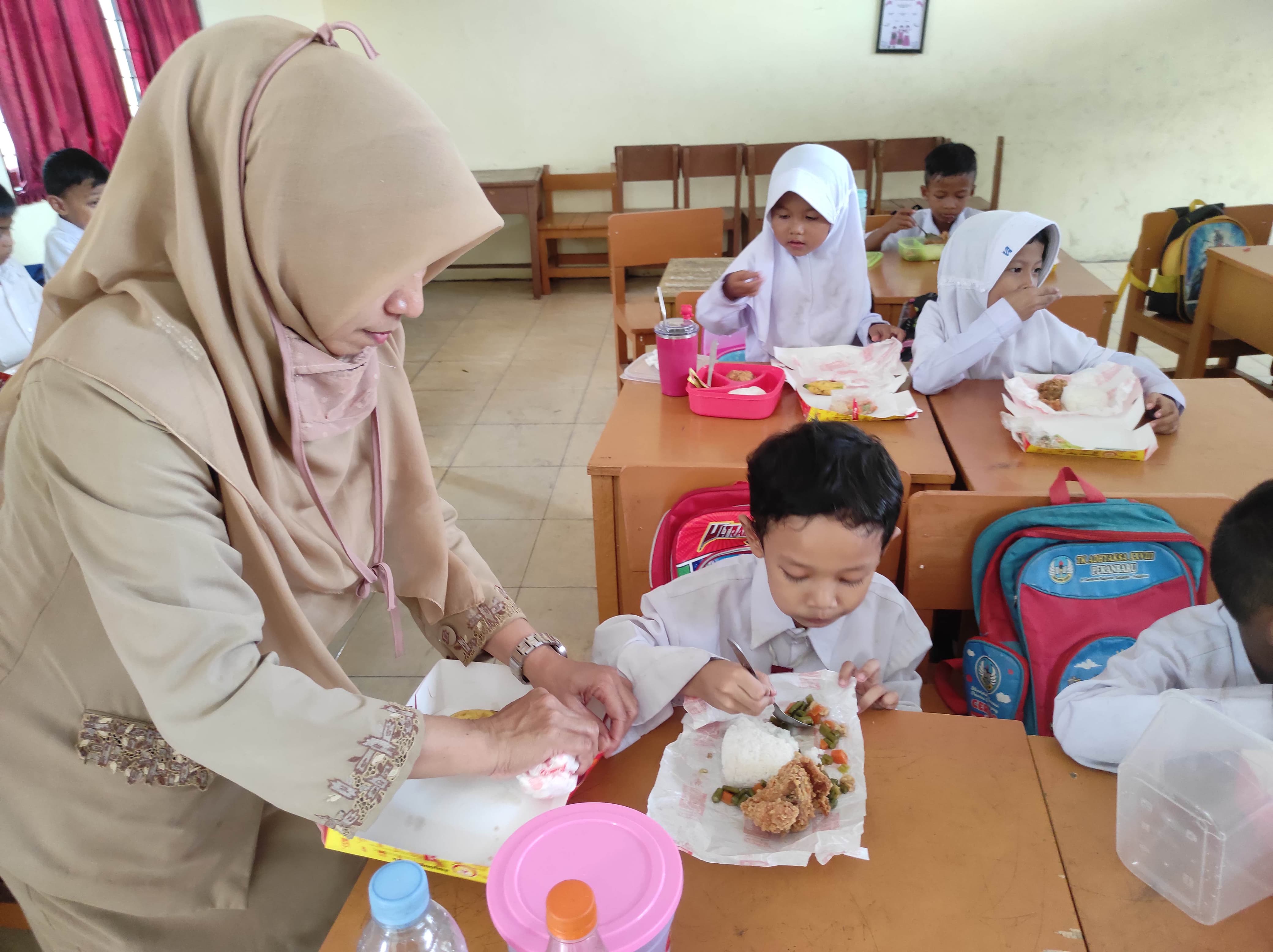 Pekanbaru jadi Lokasi Uji Coba Makan Siang Gratis yang Digagas Badan Gizi Nasional