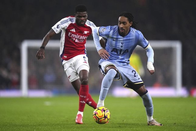 Arsenal Tumbangkan Tottenham di Emirates Stadium