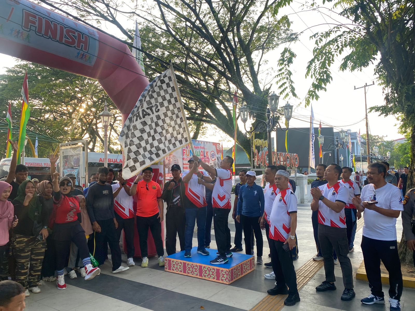 Sambut Hari Bhayangkara Ke 78, Polres Siak Gelar Jalan Santai dan Senam 