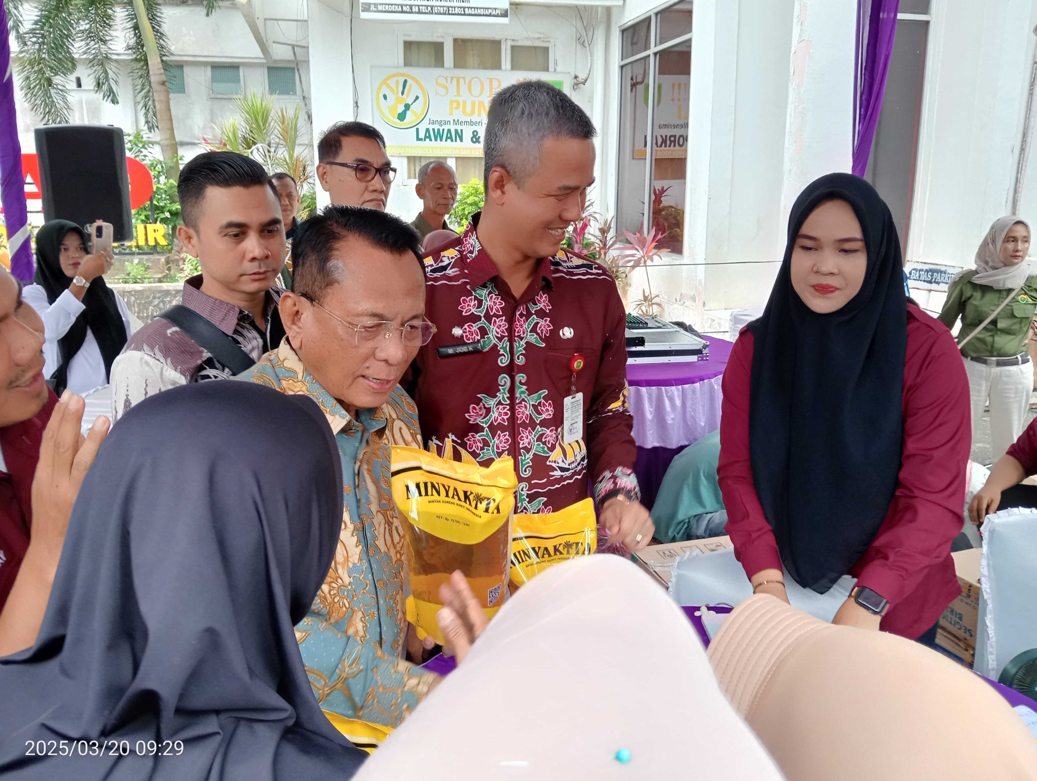 Sambut Idulfitri 1446 H, Pemkab Rohil Gelar Pasar Murah