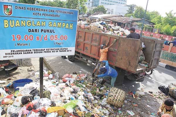 Armada Angkutan Mandiri Bakal Disita Jika Buang Sampah Sembarangan