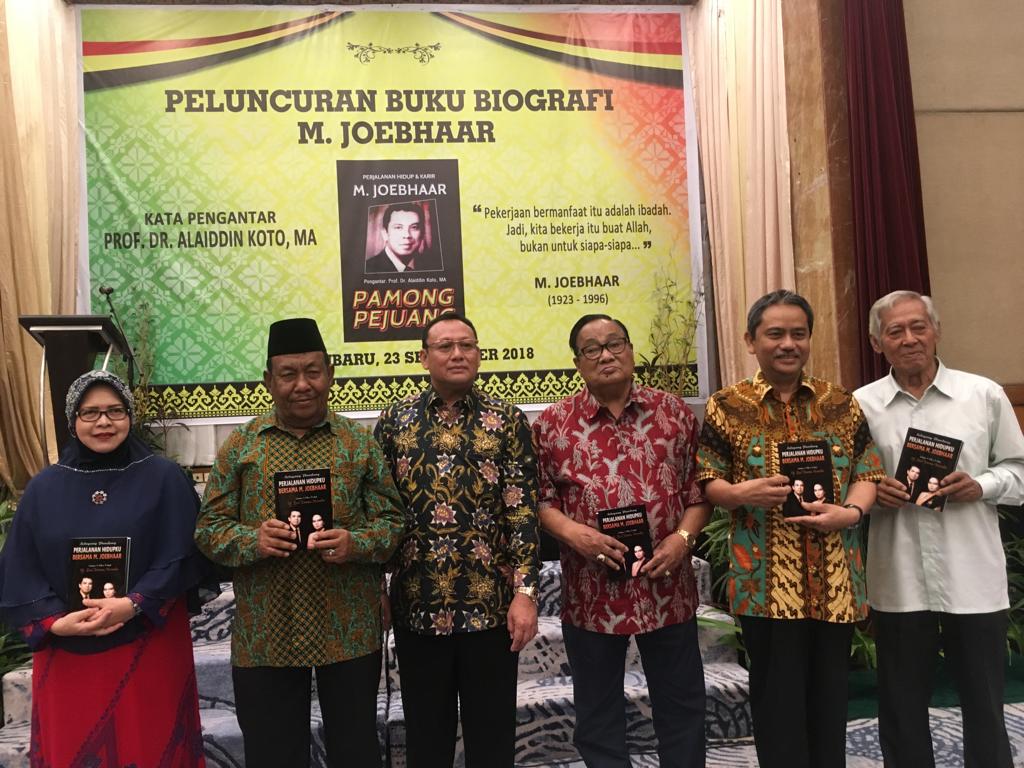 Peluncuran Buku Biografi M Joebhaar, Plt Gubri: Semoga Jadi Lampu Penerang Riau di Masa Datang