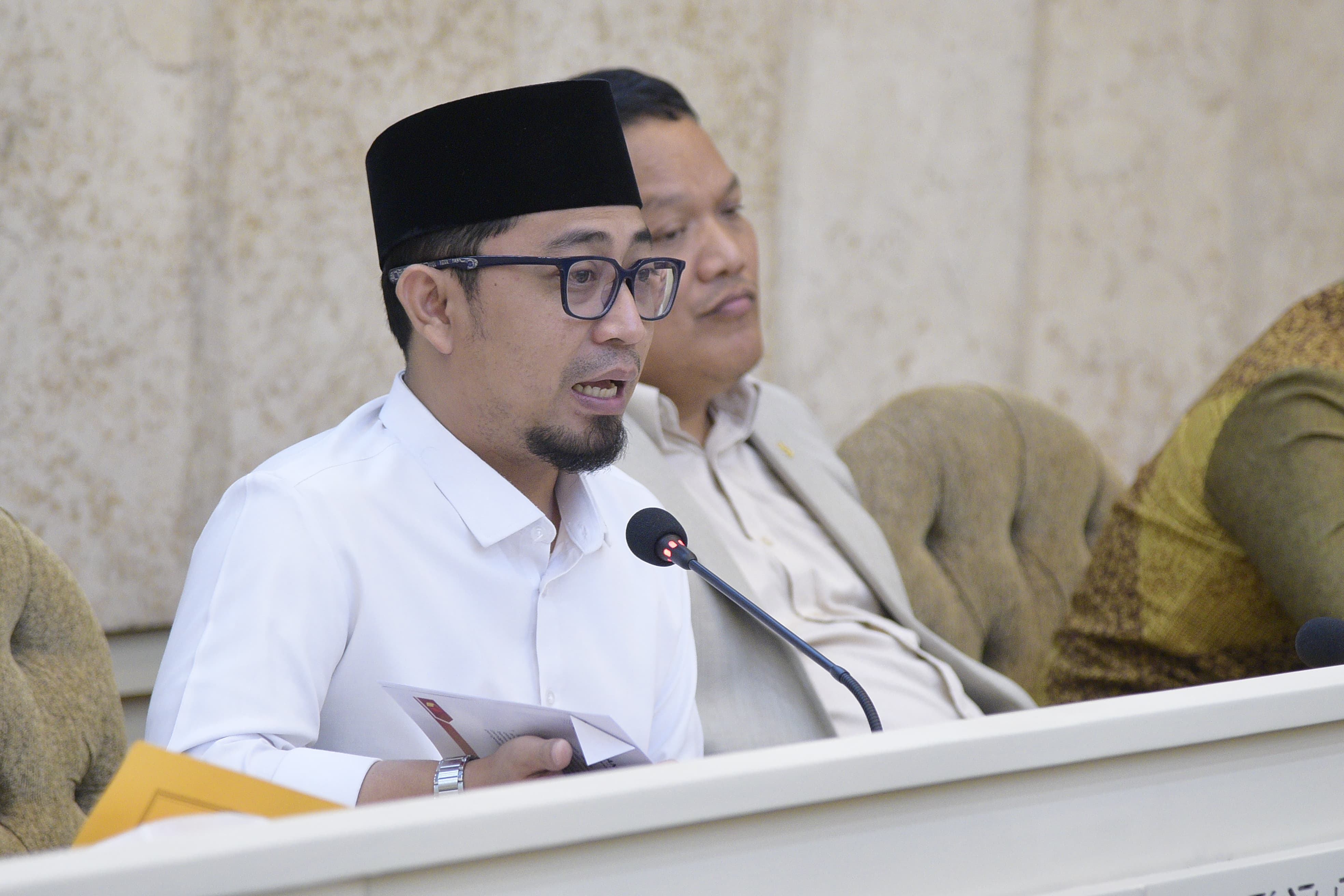Pemerintah Perlu Bertindak terhadap Ormas yang Minta THR