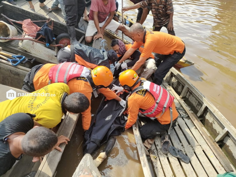 Hilang Saat Mencari Ikan, Dua Nelayan di Inhil Ditemukan Tewas