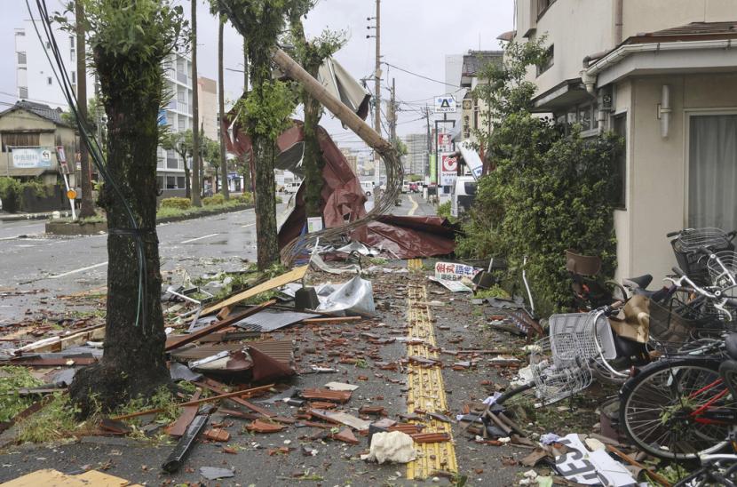 Badai Shansam di Jepang, Masyarakat Diminta Evakuasi Diri