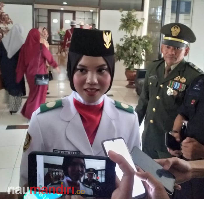 Wulan, Paskibraka Pembawa Baki Asal Pelalawan Ingin Jadi Polwan