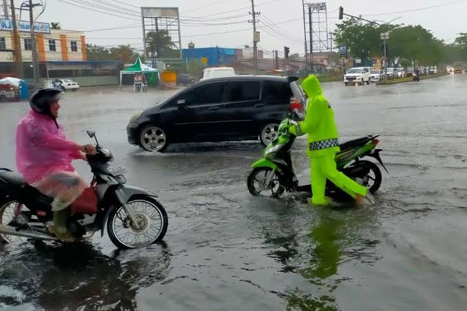 Sebagian Cuaca Wilayah Riau Berpotensi Hujan Disertai Petir