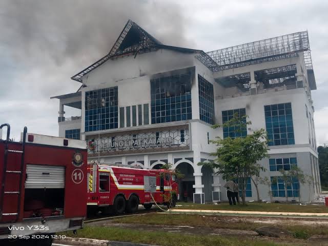 Belum Terima Hasil Penyelidikan, Pemko Pekanbaru tak Bisa Tindaklanjut Gedung Terbakar