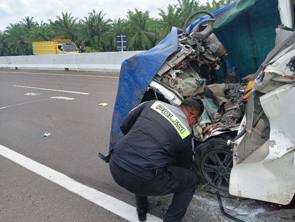 Penumpang Mobil Pickup Meninggal Dalam Laka Tol Permai