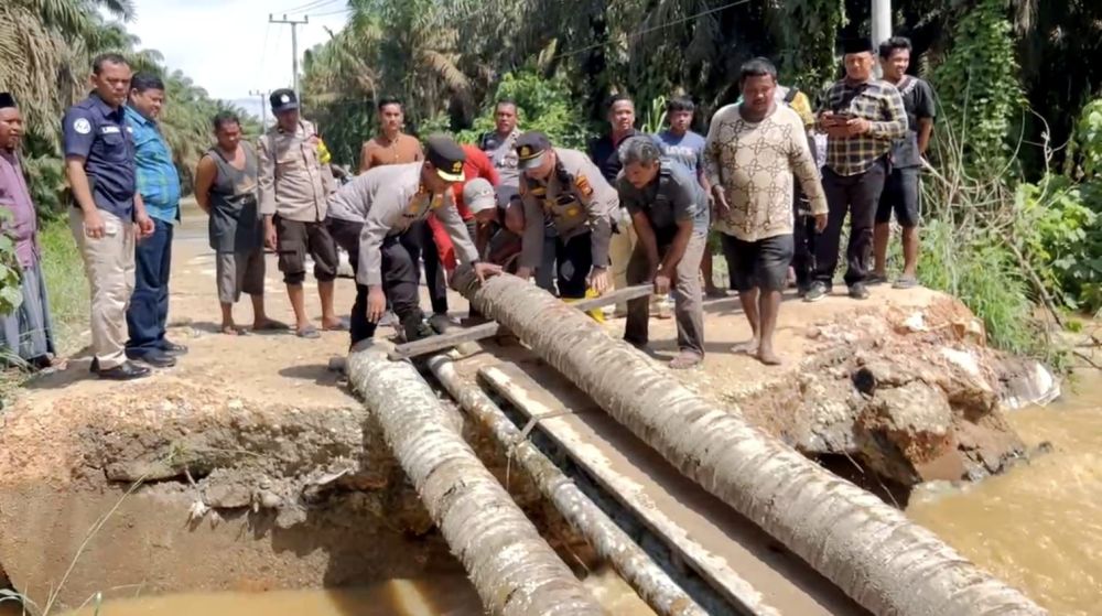 Akses Ujung Batu-Pasirpengairain Putus, Ini Jalur Altefnatifnya