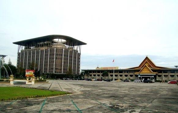 Salah Idul Adha 1445 H di Halaman Kantor Gubernur Riau, Ada Pj SF Hariyanto Bersama Pj Sekda Indra