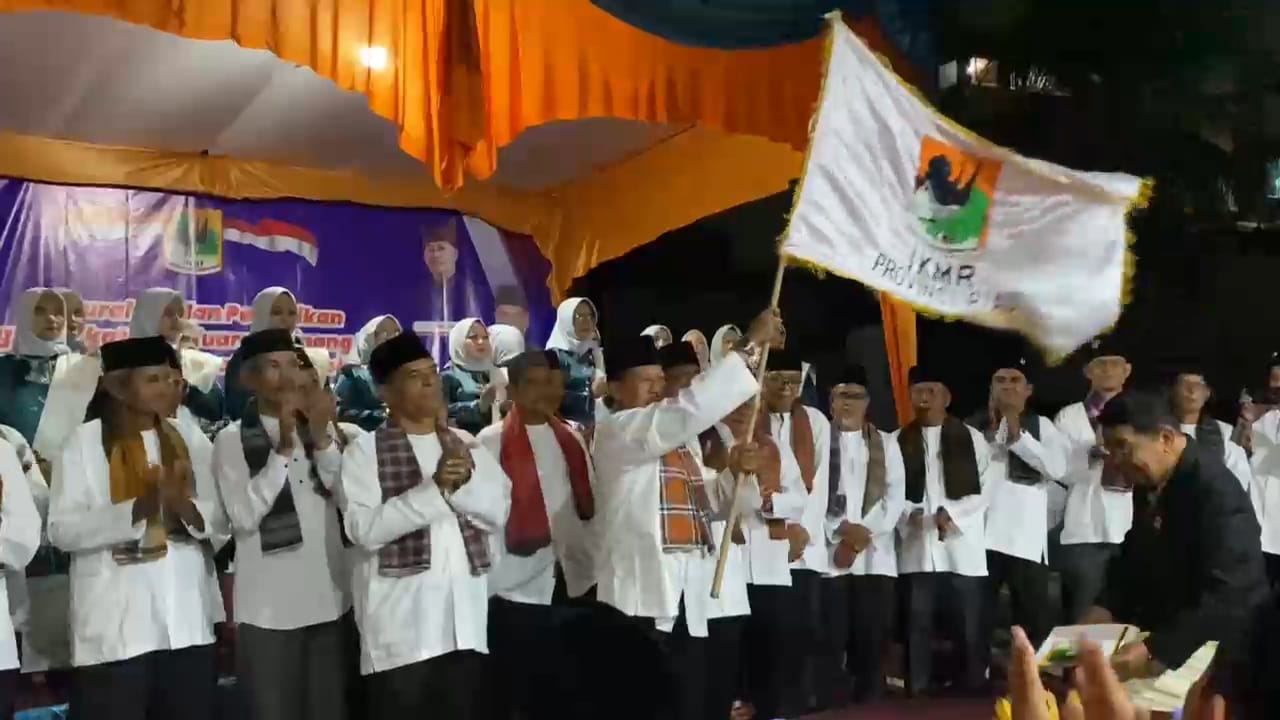 Ketum Basko Lantik Kepengurusan IKMR Payung Sekaki Periode 2024-2029