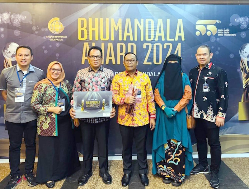 Pj Gubri Terima Penghargaan Bhumandala Award 2024