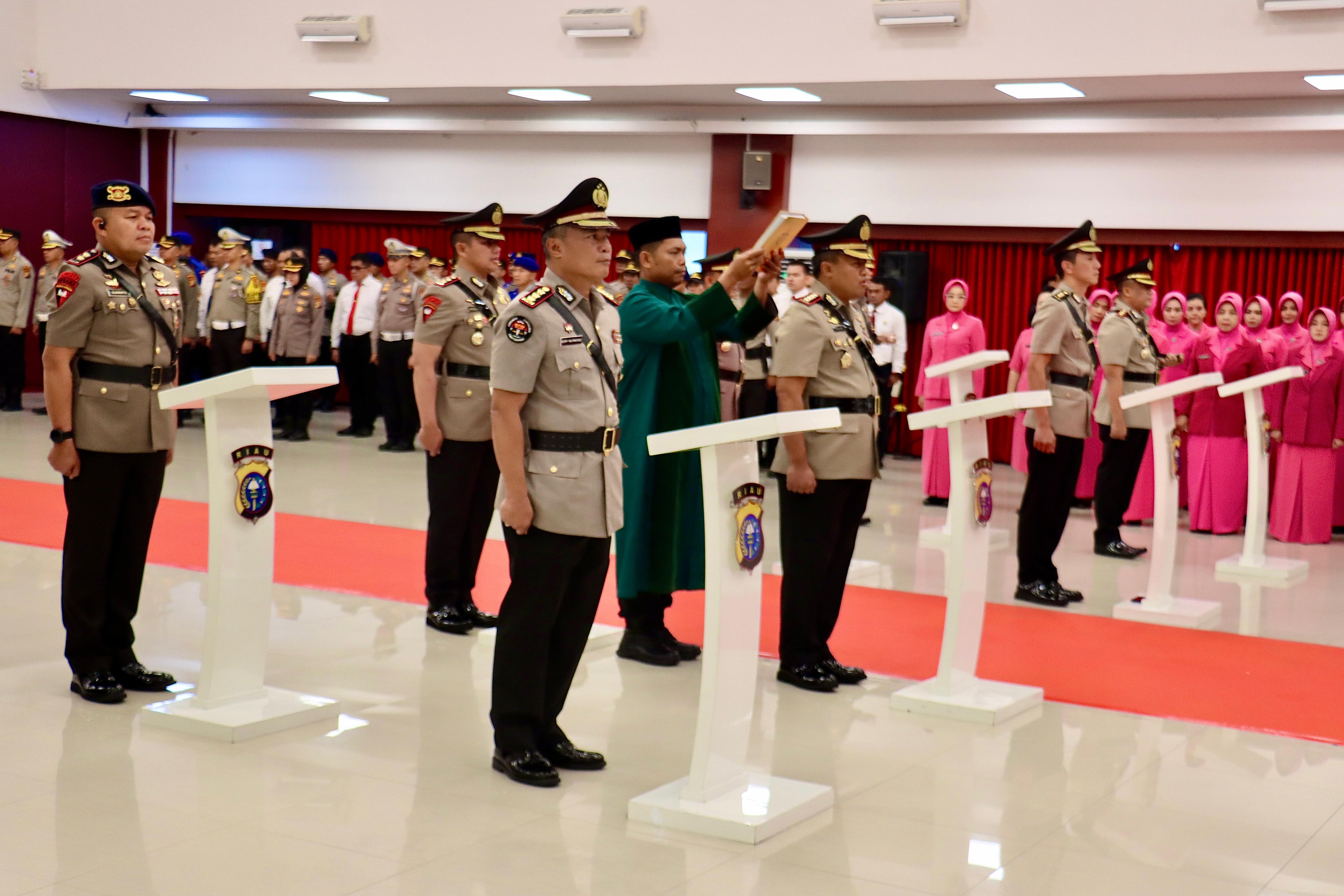 Serah Terima Jabatan, Ini PJU Polda Riau yang Berganti