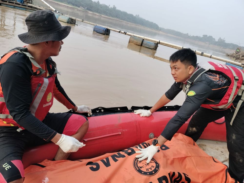 Dua Hari Pencarian, Pemancing di Sungai Indragiri Ditemukan Meninggal Dunia