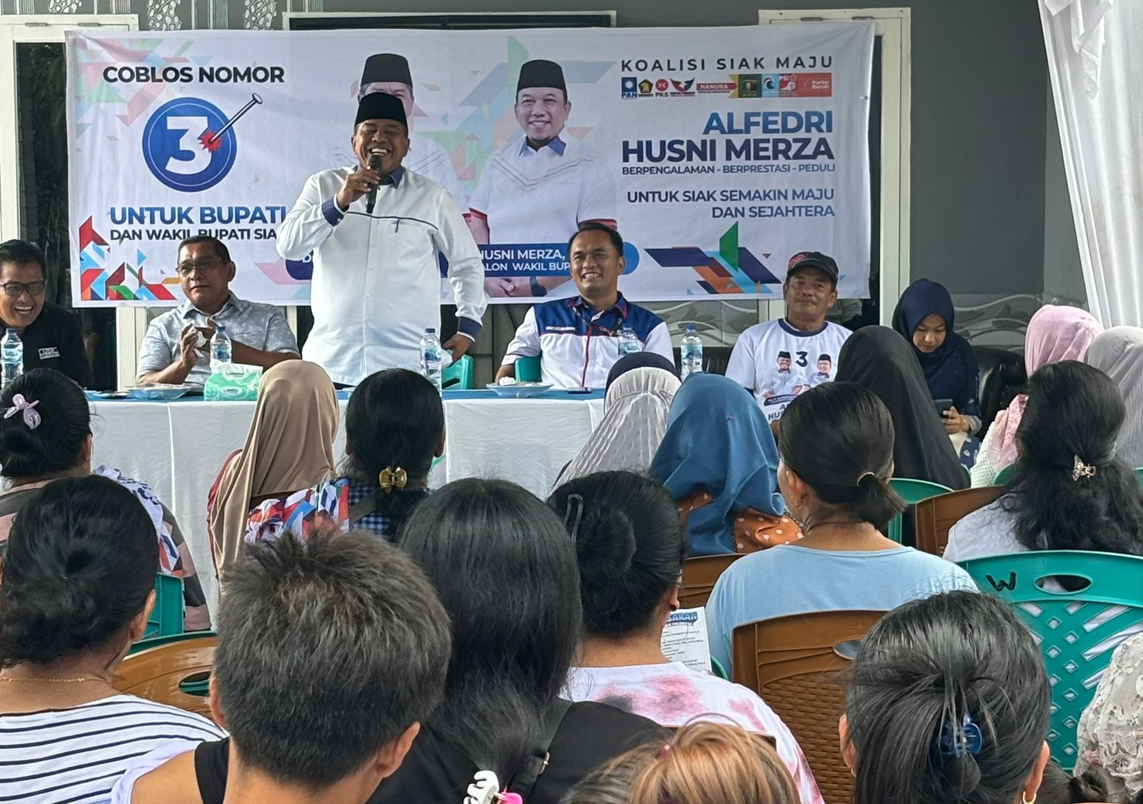 Program Bujang Kampung Alfedri-Husni Permudah Warga Pengurusan Pelayanan Administrasi