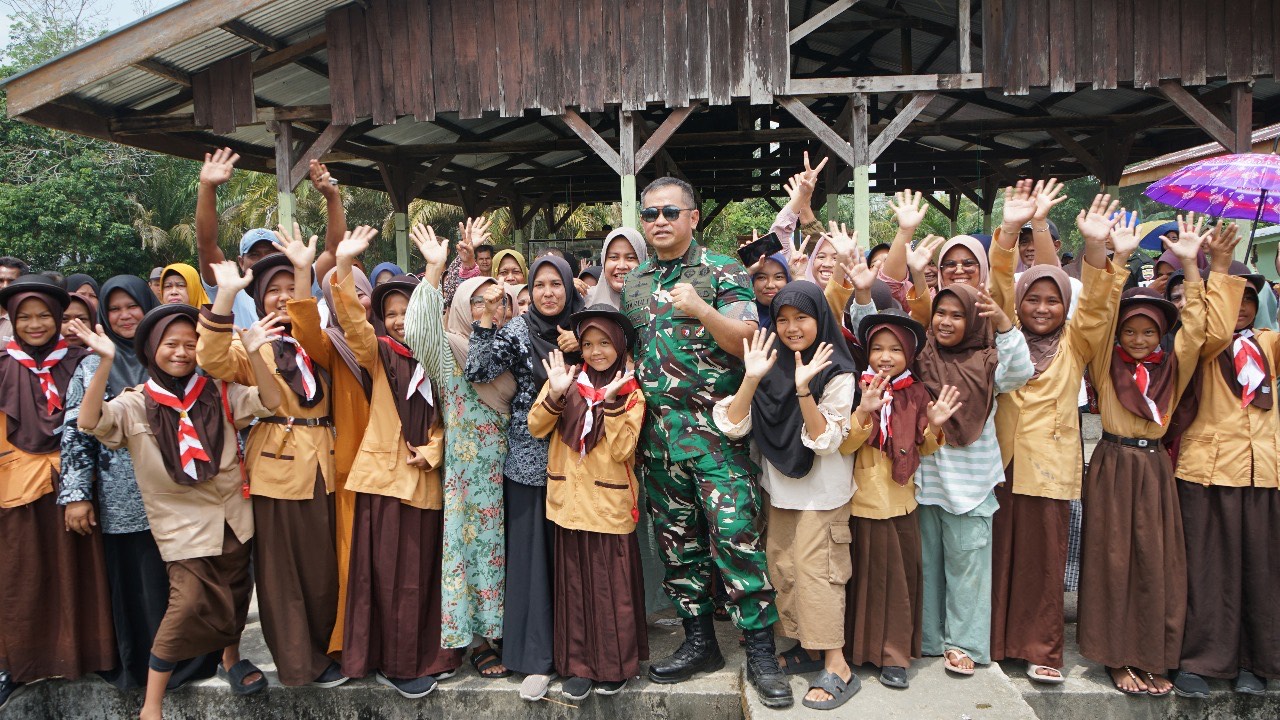 Kasad Jenderal TNI Maruli Tutup TMMD ke121 Kodim 0313/KPR