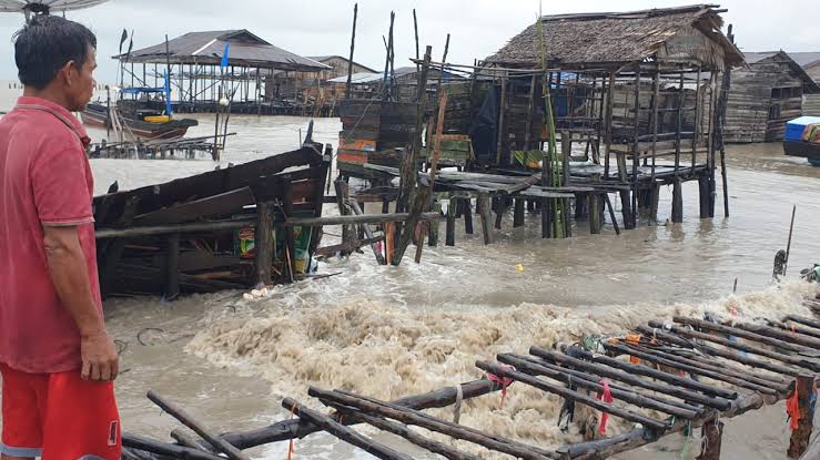 Desa Kuala Selat Dihantam Gelombang Pasang