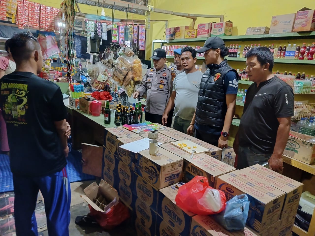 Operasi Pekat Jelang Ramadan, Polsek Pangkalan Kerinci Sita Puluhan Botol Miras