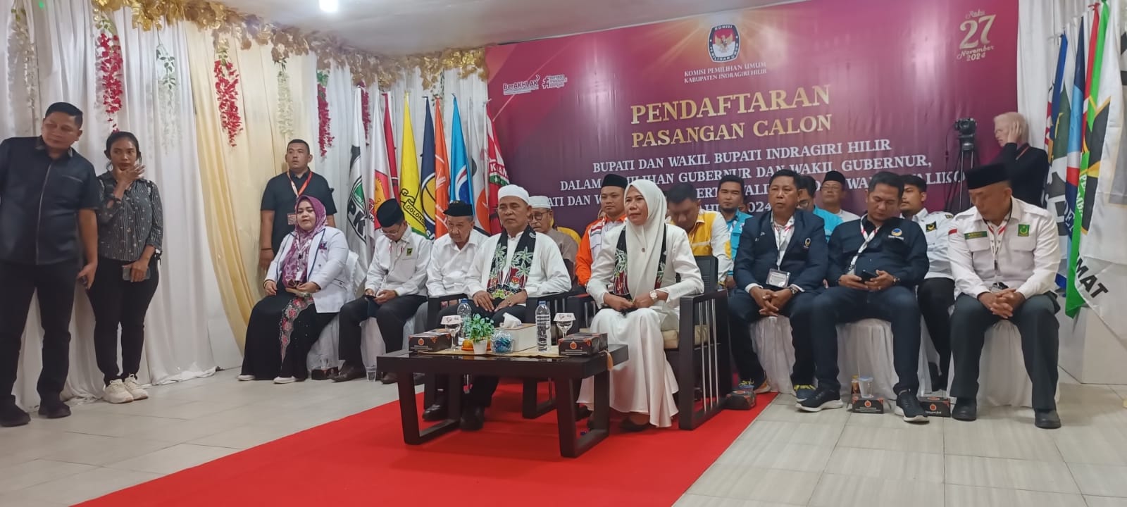 Pasangan Herman-Yulianti Diantar Masyarakat dan Tukang Becak Mendaftar Pilkada Inhil 2024