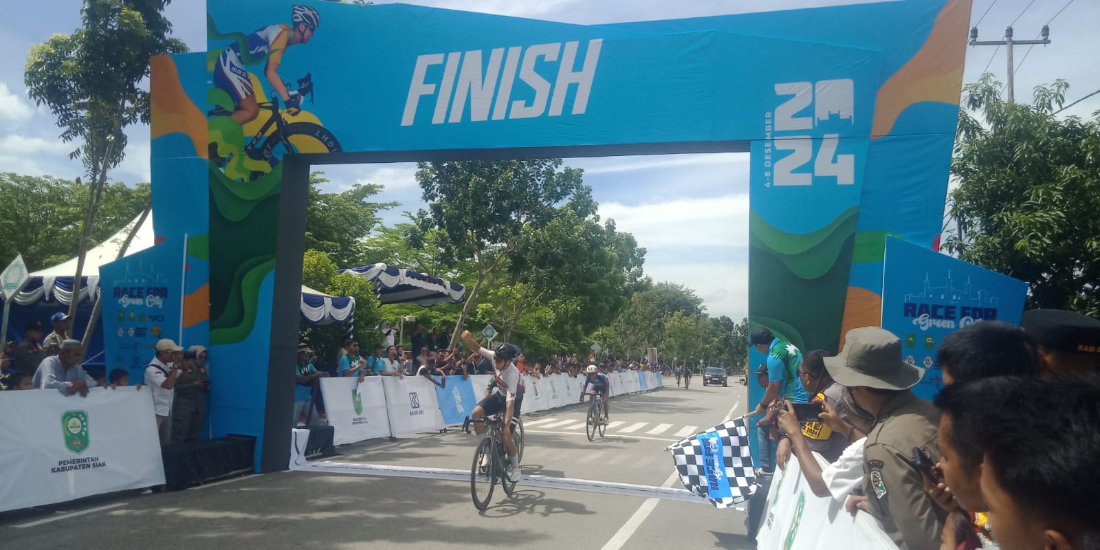 Bernard Benyamin Van Aert Sabet 2 Kategori Juara dan Jersey Hijau pada TDSi 2024