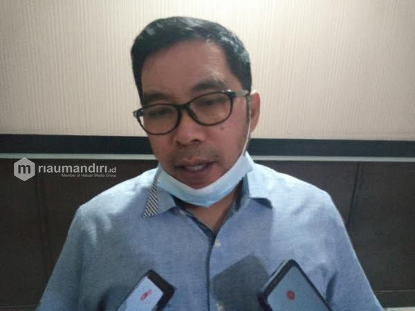 Dewan Soroti Maraknya Reklame Ilegal di Pekanbaru: Ini Merugikan Kita