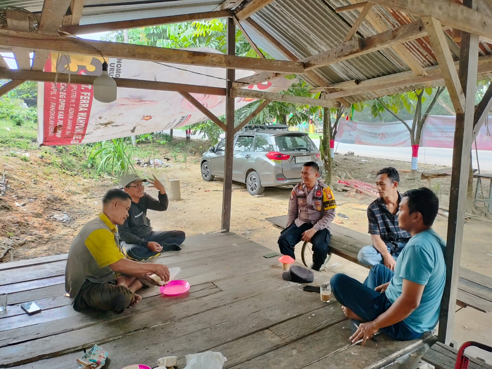 Cooling System, Bhabinkamtibmas di Polsek Pangkalan Kerinci Sambangi Warga