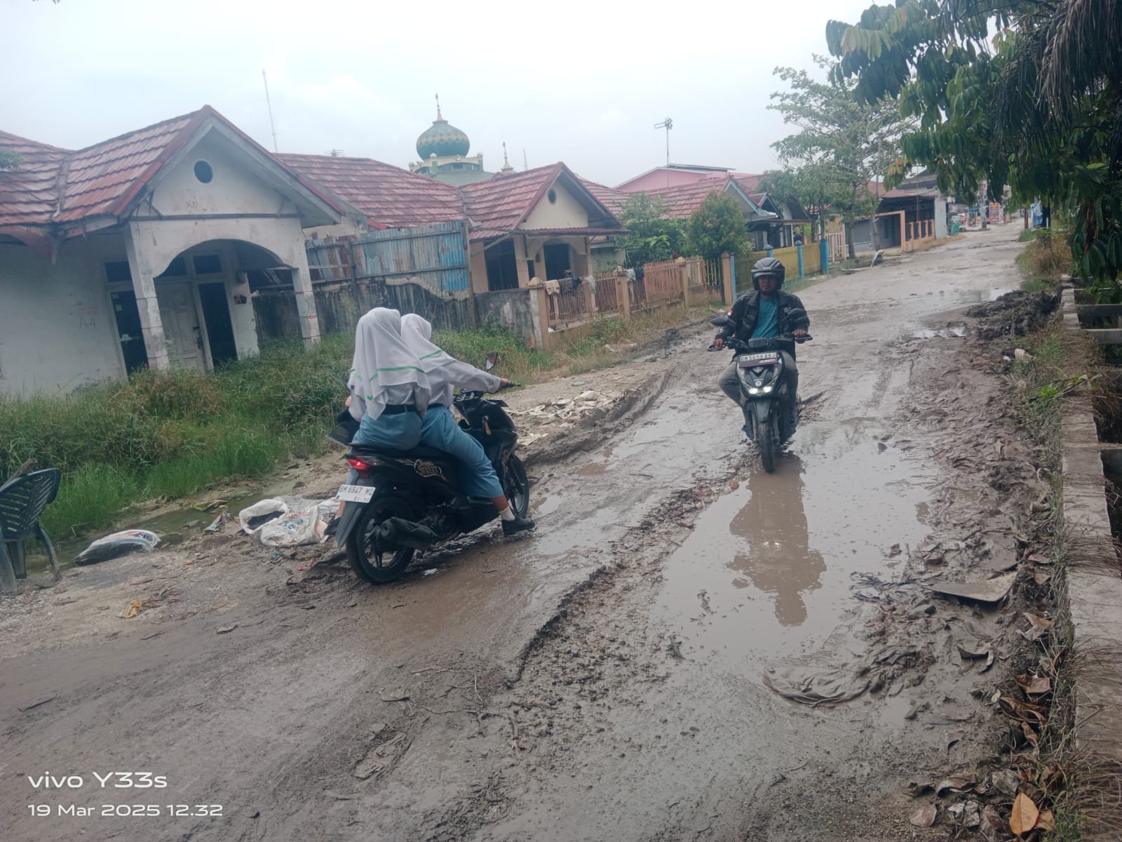 Kondisi Jalan Merpati bak Kubangan Lumpur