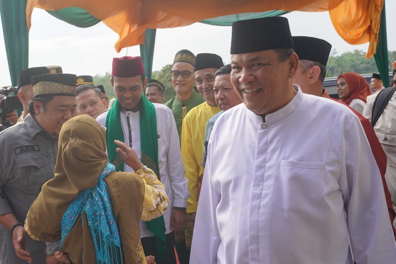 Bersama UAS, Pj Gubri SF Hariyanto Resmikan Pesantren Ma'had Islam Riau