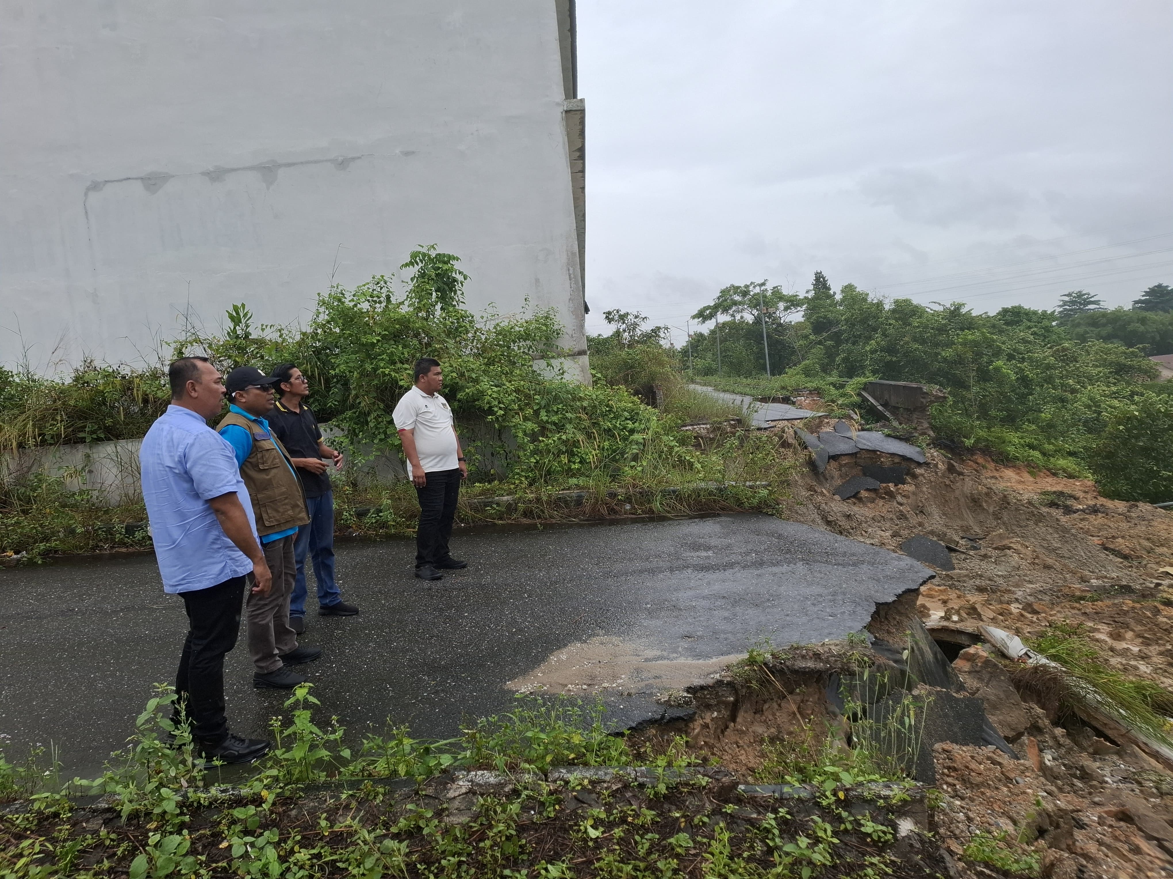 Hujan Guyur Pekanbaru, Dikepung Banjir dan Longsor