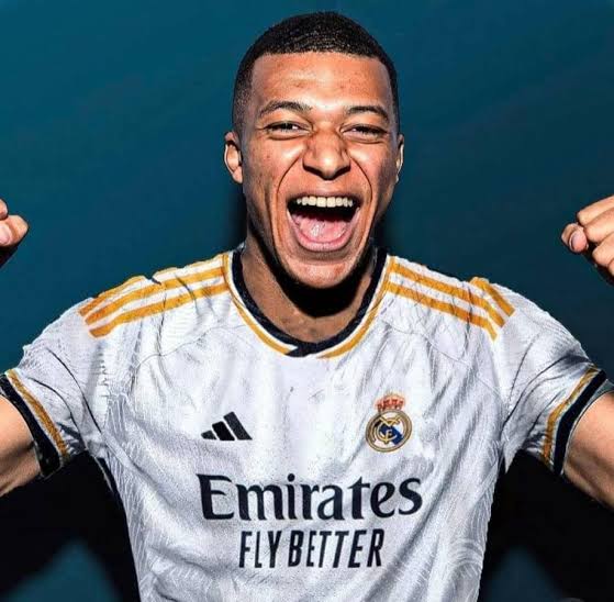 Real Madrid Resmi Kontrak Mbappe