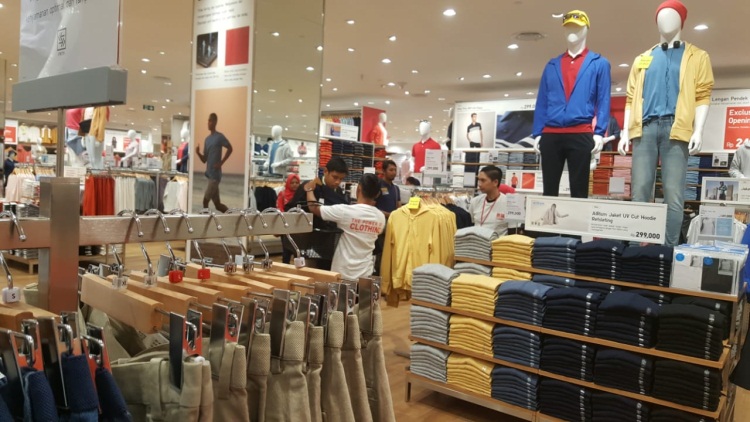 Ritel Fesyen Terbesar UNIQLO Segera Hadir di Mal Living World Pekanbaru