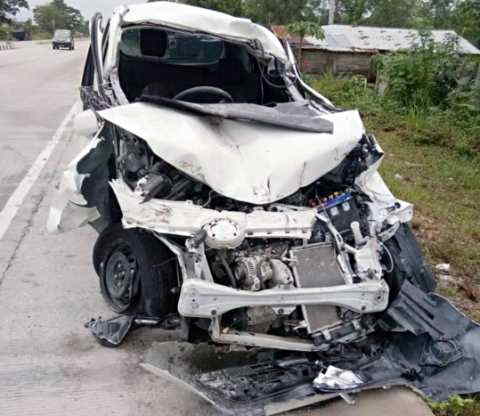 Minibus Tabrak Pantat Fuso di Rimbo Panjang, 5 Orang Tewas